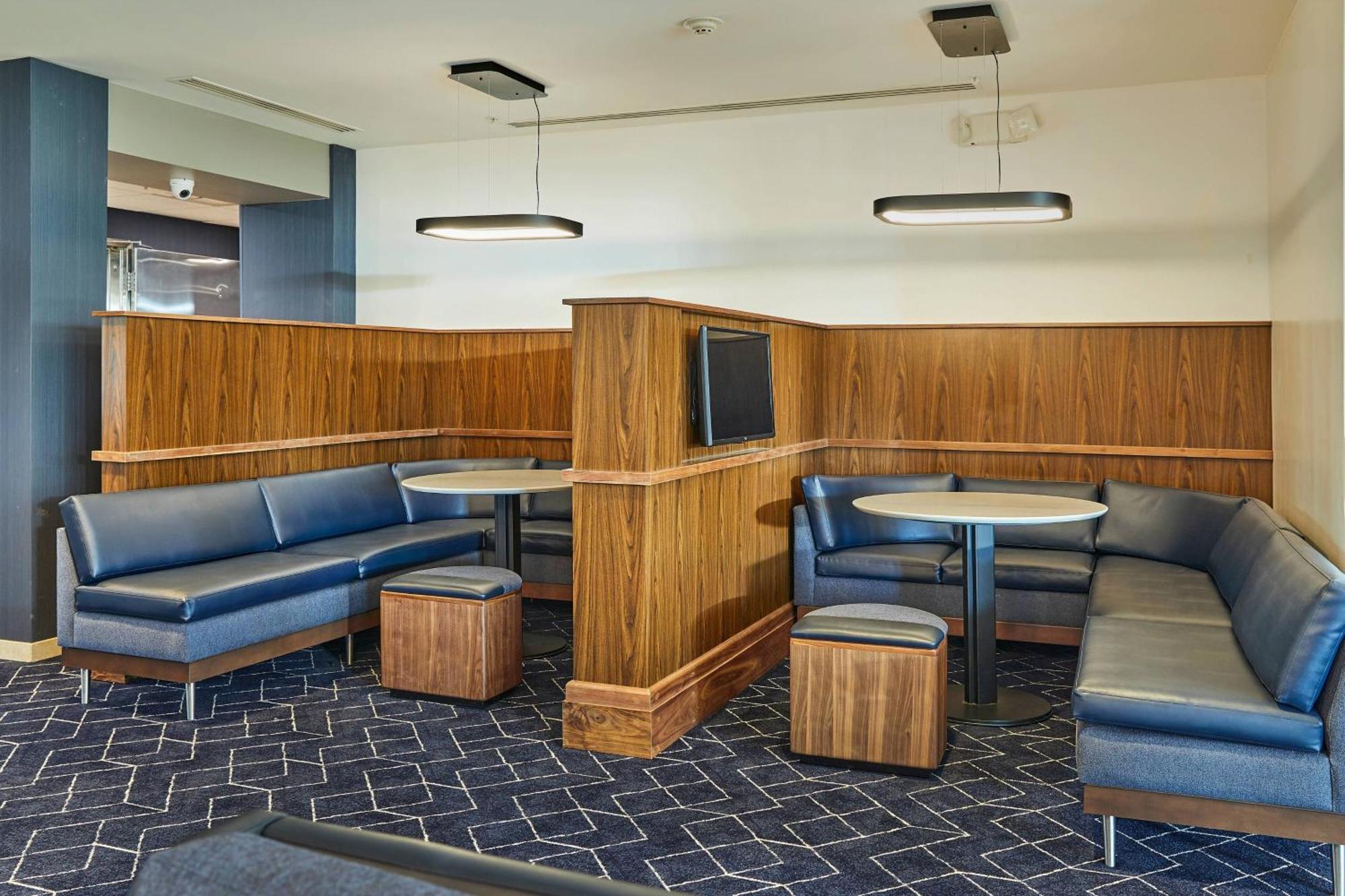 Готель Courtyard Medford Airport Екстер'єр фото