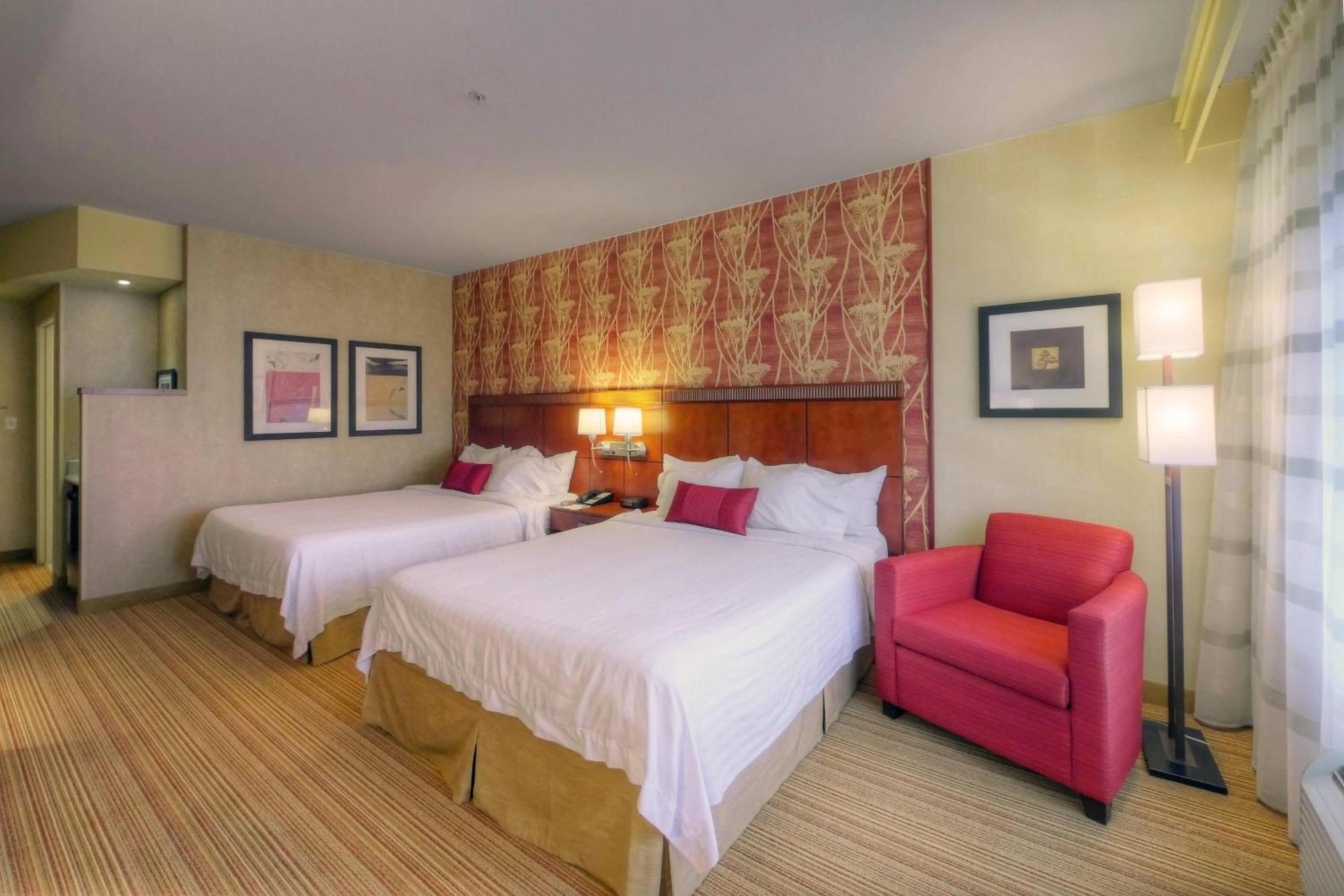Готель Courtyard Medford Airport Екстер'єр фото