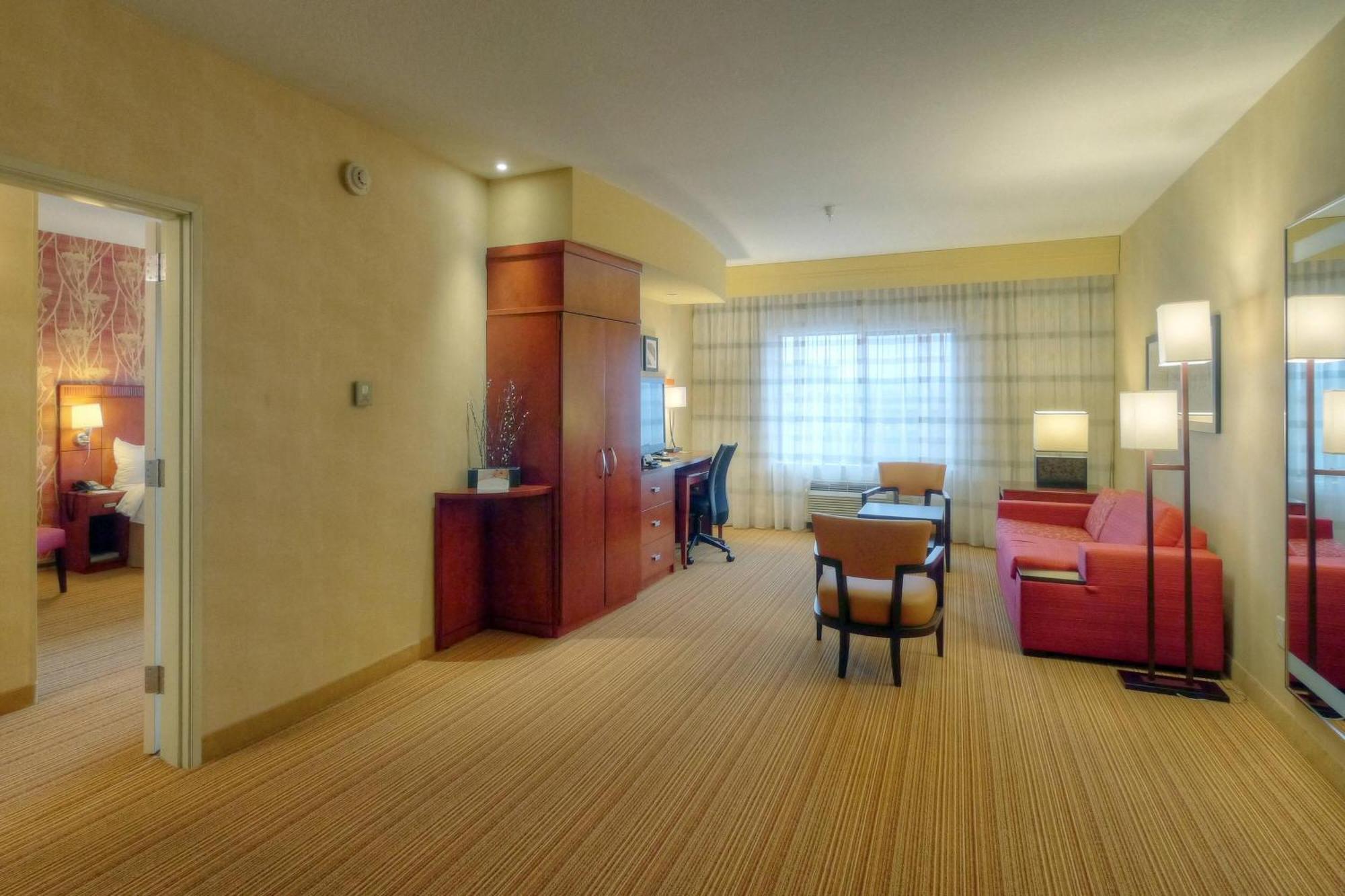 Готель Courtyard Medford Airport Екстер'єр фото