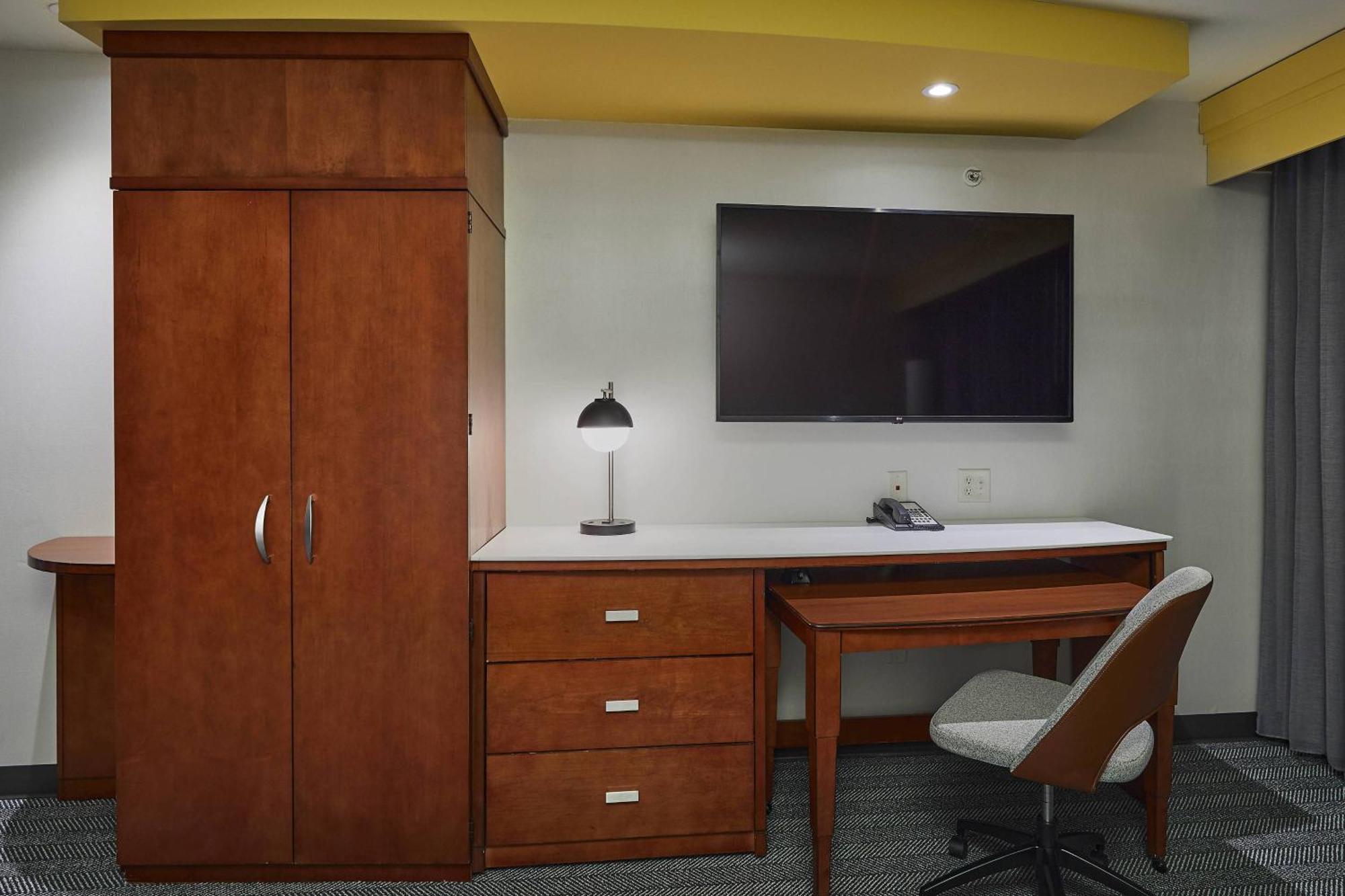 Готель Courtyard Medford Airport Екстер'єр фото