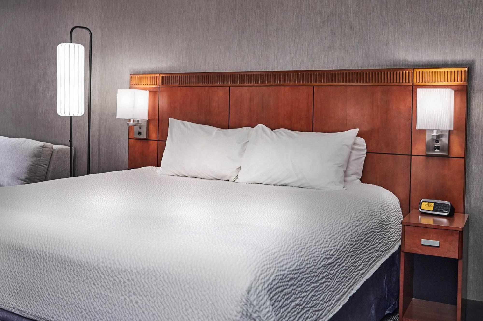 Готель Courtyard Medford Airport Екстер'єр фото