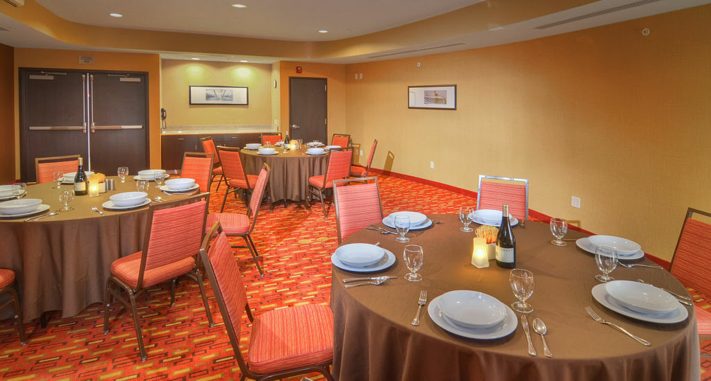 Готель Courtyard Medford Airport Екстер'єр фото